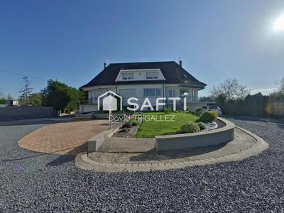 Maison - 288 m² - 9 pièces