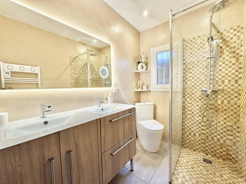 Maison - 93 m² - 5 pièces