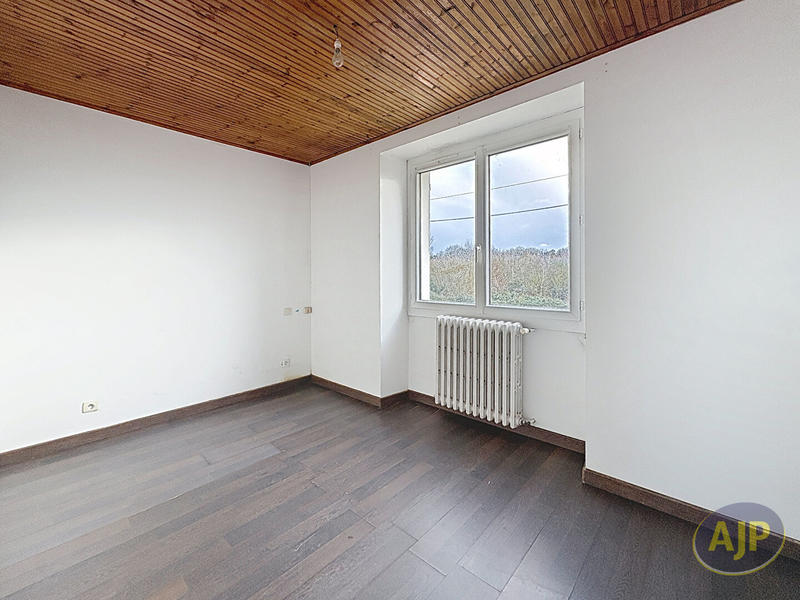 Maison - 90 m² - 6 pièces