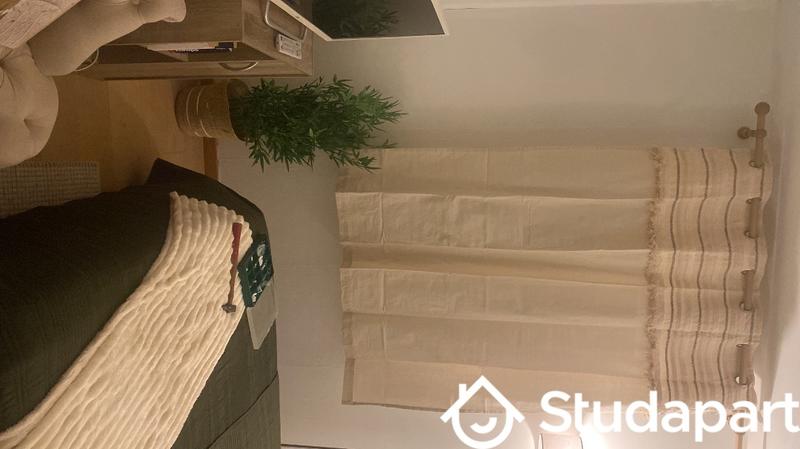 Chambre - 12 m² - 1 pièce