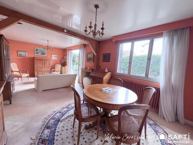 Maison - 90 m² - 5 pièces