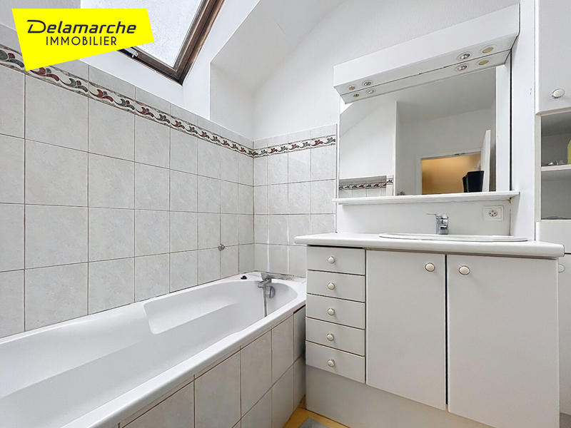 Maison - 244 m² - 8 pièces