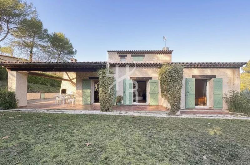 Appartement - 222 m² - 5 pièces