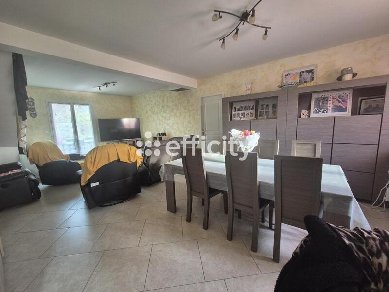 Maison - 171 m² - 7 pièces