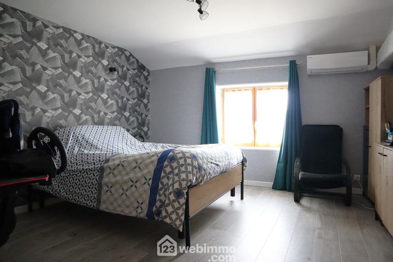 Maison - 229 m² - 8 pièces