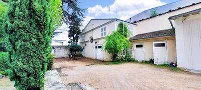 Maison - 424 m² - 11 pièces