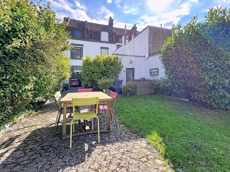 Maison - 163 m² - 8 pièces