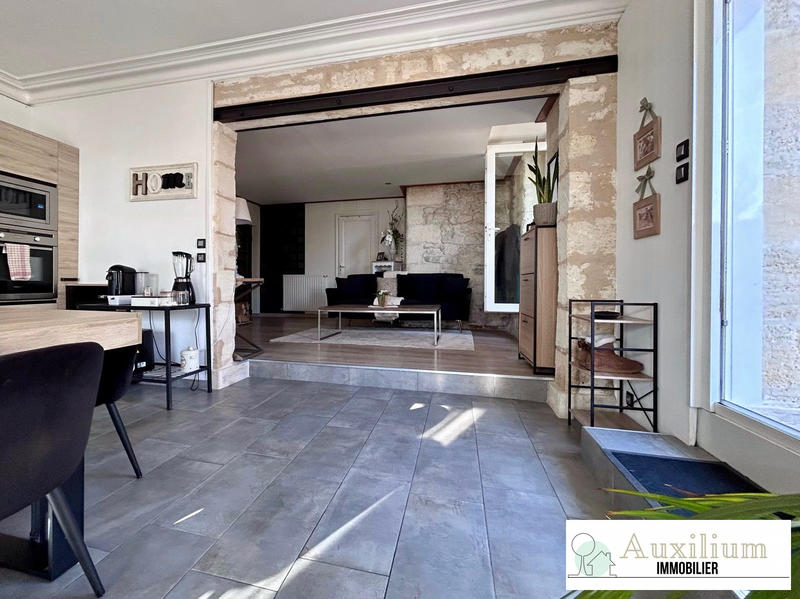 Maison ancienne - 205 m² - 7 pièces