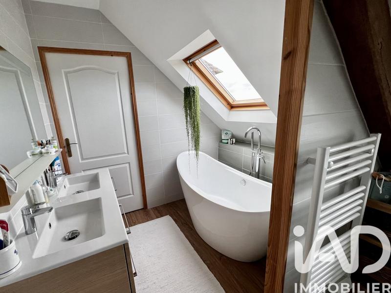 Maison - 217 m² - 8 pièces