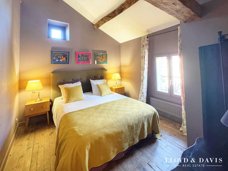 Mas - 204 m² - 9 pièces