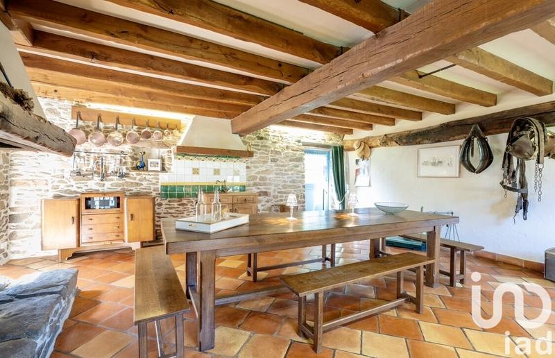 Maison - 203 m² - 7 pièces