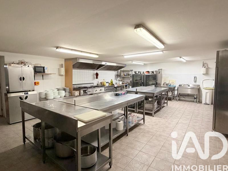 Maison - 1 540 m² - 14 pièces