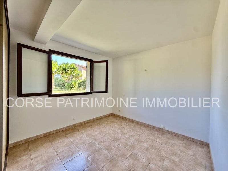 Maison - 225 m² - 12 pièces