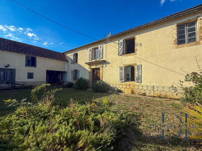 Maison - 273 m² - 9 pièces