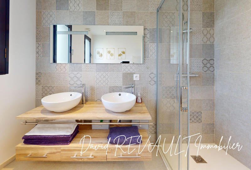 Maison - 180 m² - 7 pièces