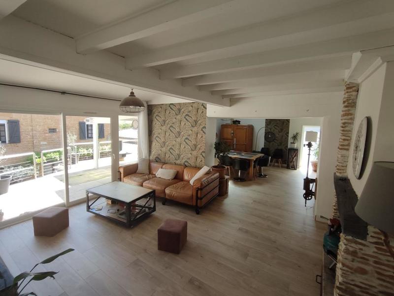 Maison - 205 m² - 7 pièces