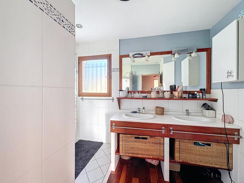 Villa - 180 m² - 6 pièces