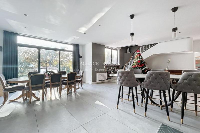 Villa - 324 m² - 6 pièces