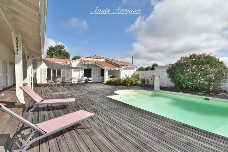 Propriété - 250 m² - 9 pièces