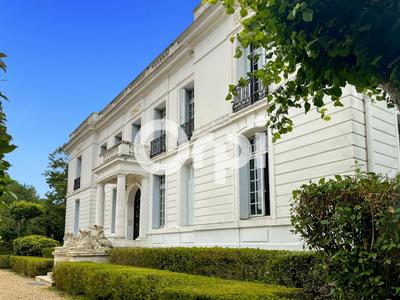 Château - 500 m² - 9 pièces