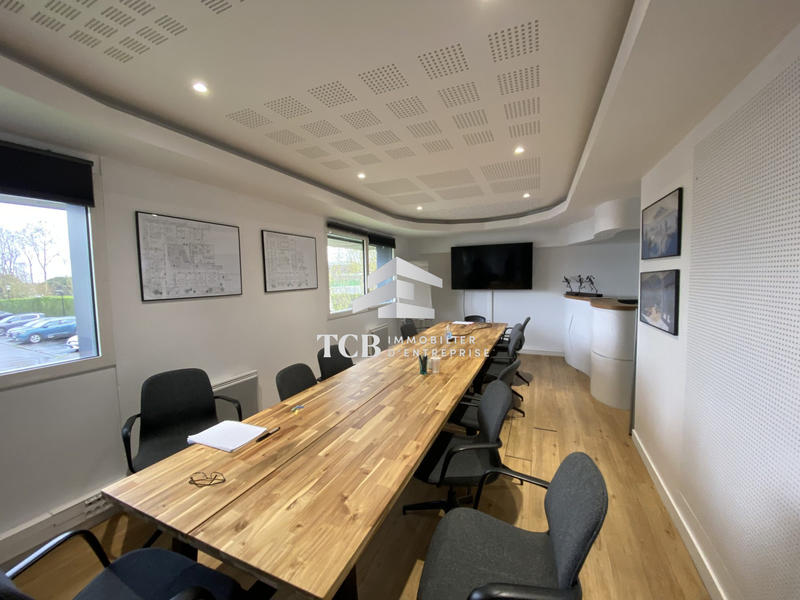 Local d'activités - 820 m²