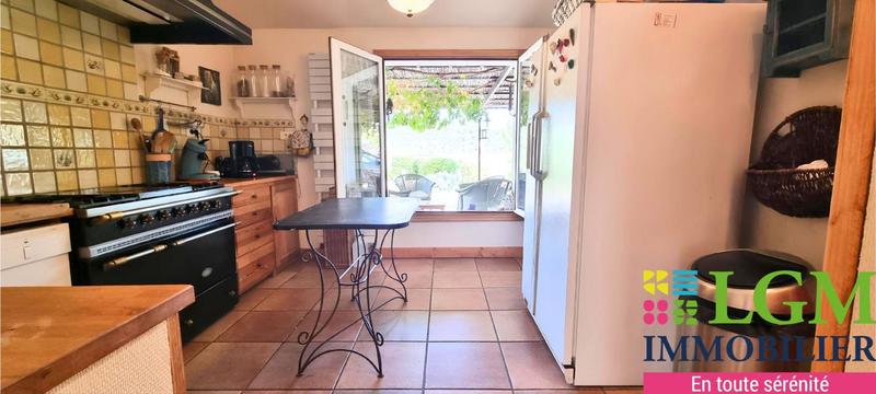 Propriété - 240 m² - 10 pièces