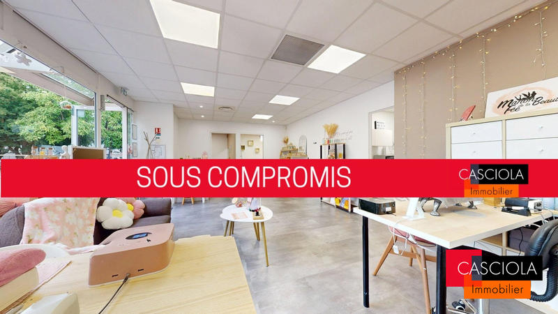 Local commercial - 70 m² - 3 pièces