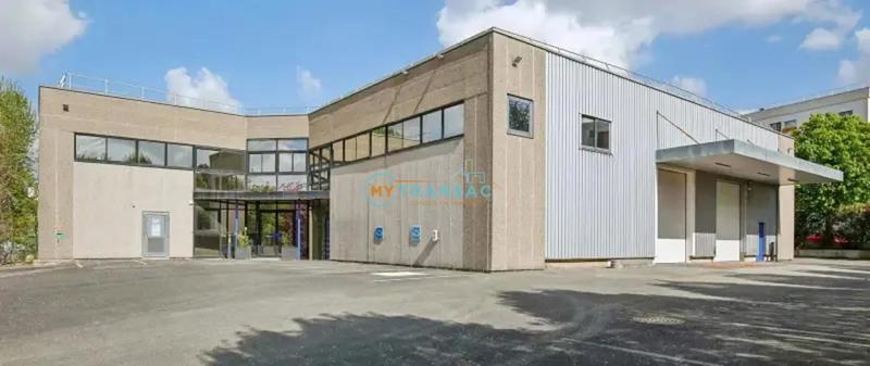 Entrepôt - 2 899 m²