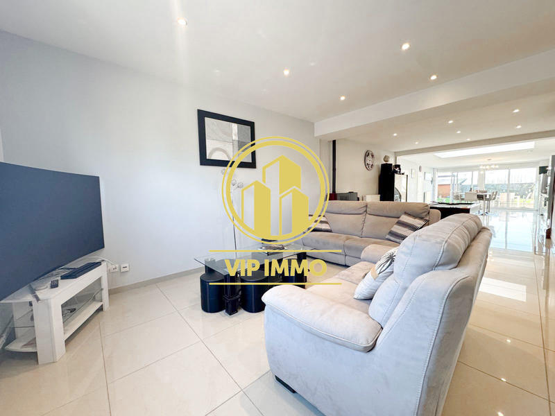 Maison - 141 m² - 5 pièces