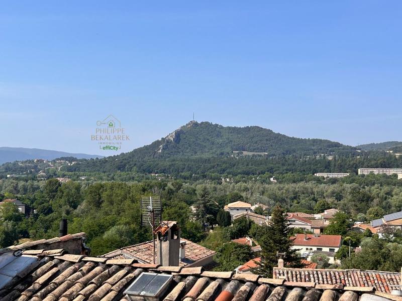 Maison - 93 m² - 4 pièces