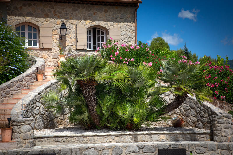 Propriété - 296 m² - 8 pièces