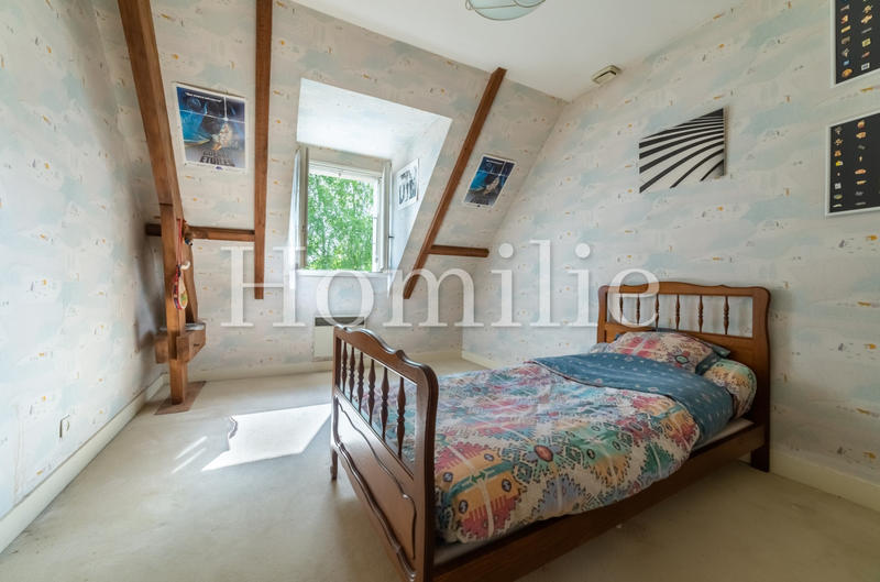 Maison - 199 m² - 9 pièces