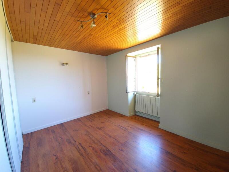 Maison en pierre - 122 m² - 7 pièces