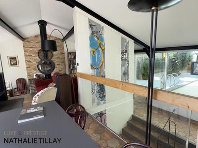 Maison - 330 m² - 8 pièces