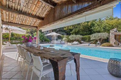 Demeure - 451 m² - 15 pièces