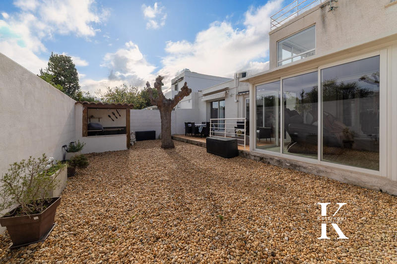 Maison - 179 m² - 7 pièces