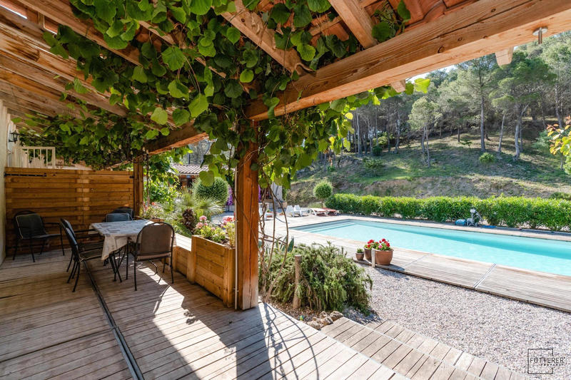 Maison - 355 m² - 12 pièces