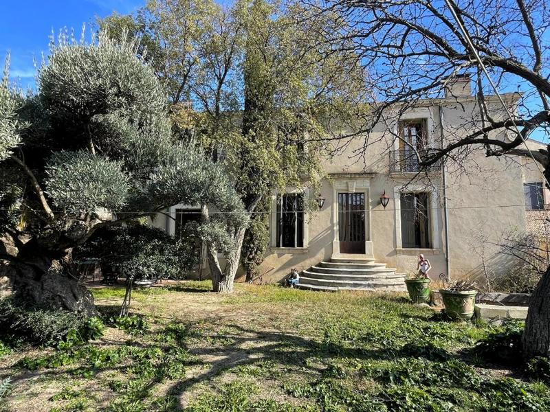 Maison - 259 m² - 9 pièces