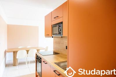 Chambre - 9 m² - 1 pièce