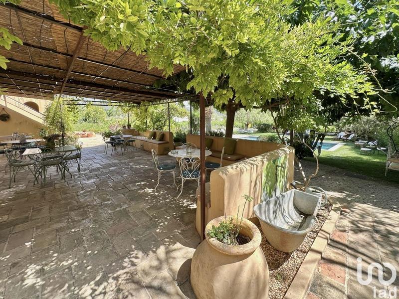 Maison - 380 m² - 11 pièces