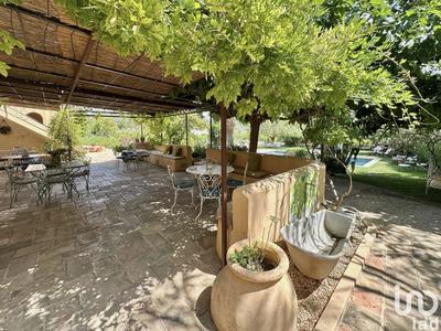 Maison - 380 m² - 11 pièces