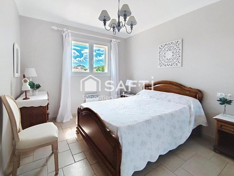 Maison - 230 m² - 7 pièces