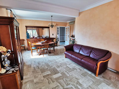 Villa - 185 m² - 6 pièces