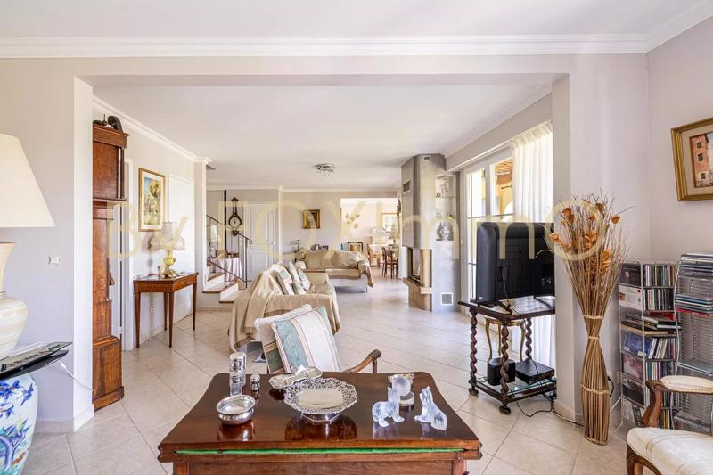 Maison - 142 m² - 6 pièces