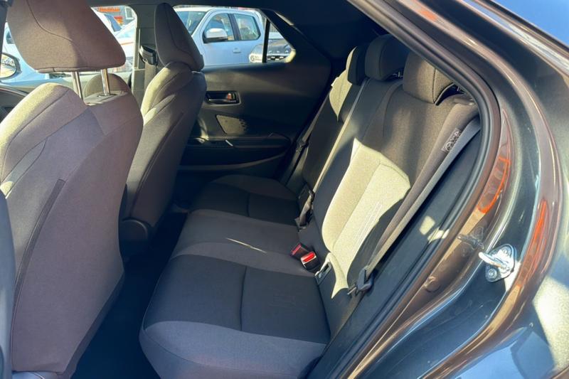 Toyota c-Hr 1.8 Hybrid140 Design Pk H