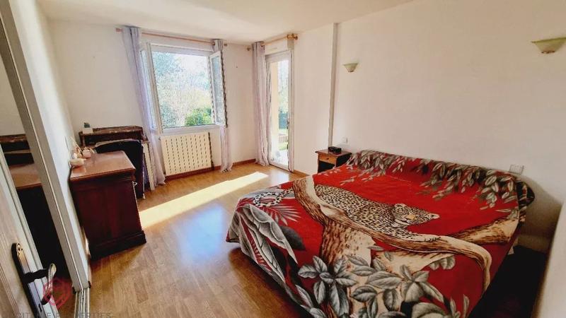 Villa - 186 m² - 6 pièces