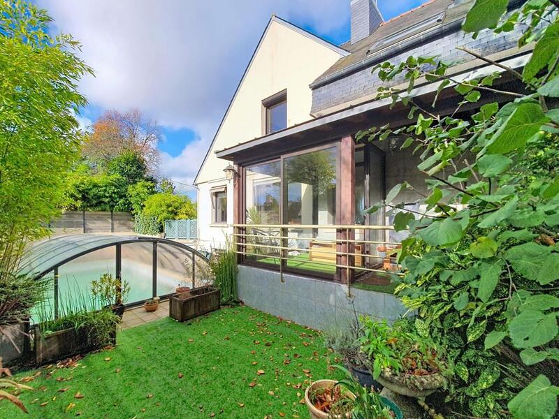 Maison - 179 m² - 9 pièces