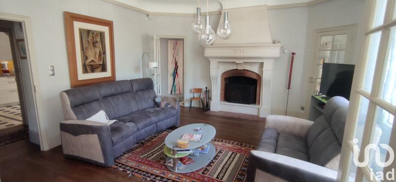 Maison - 270 m² - 9 pièces