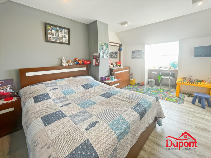 Maison traditionnelle - 168 m² - 7 pièces