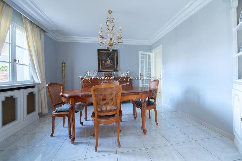 Maison - 187 m² - 7 pièces